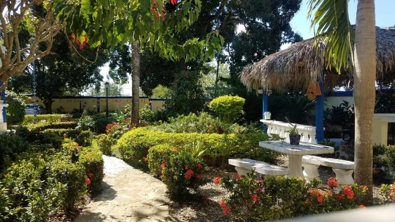 نزل سانتياغو دي لوس كاباليروسفي Sana El Jardin Secreto المظهر الخارجي الصورة